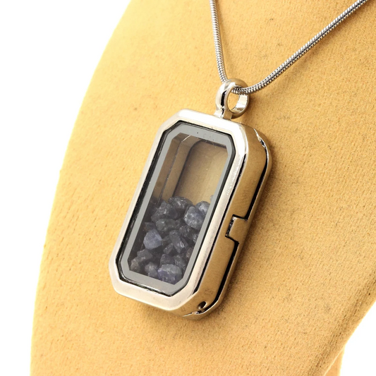 Collier Saphir brut modèle rectangle à pans coupés