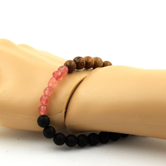 Strawberry Quartz de Madagascar + Perles Onyx noir mat + bois. Bracelet en Perles naturelles