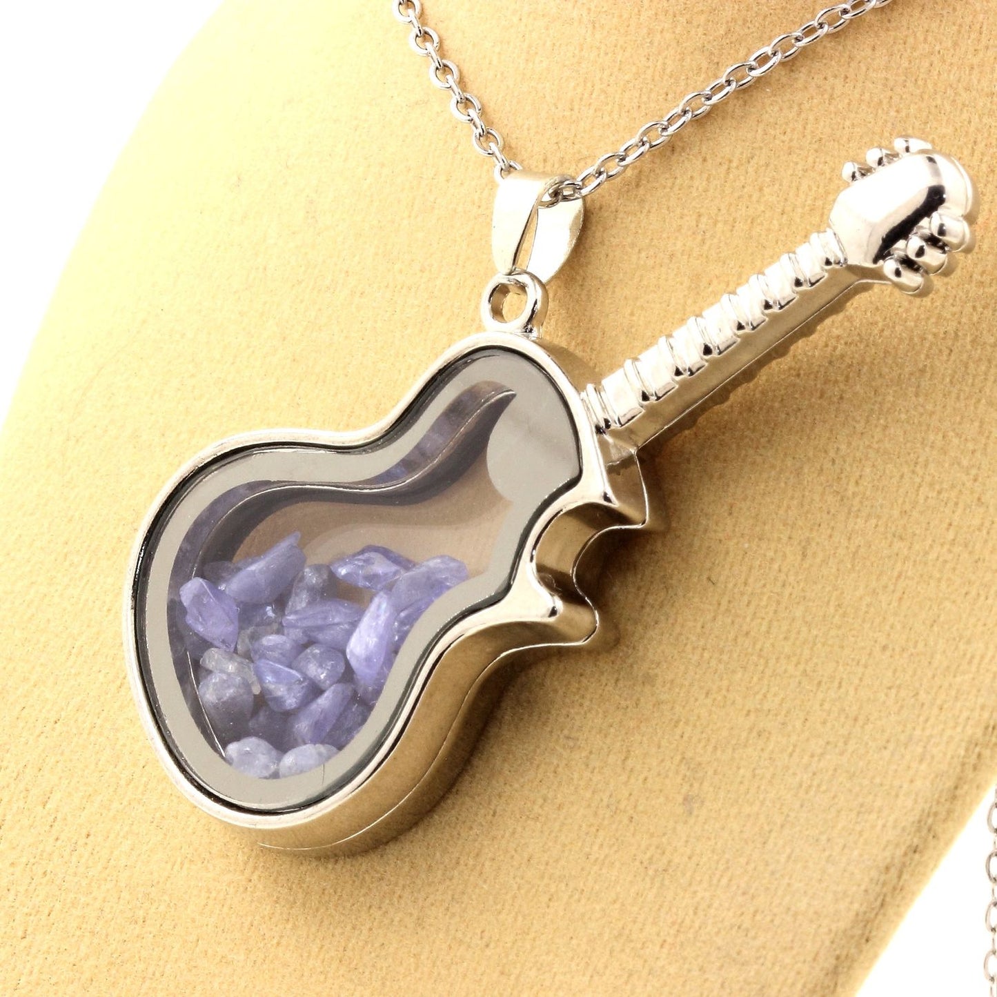 Collier Tanzanite brut modèle guitare