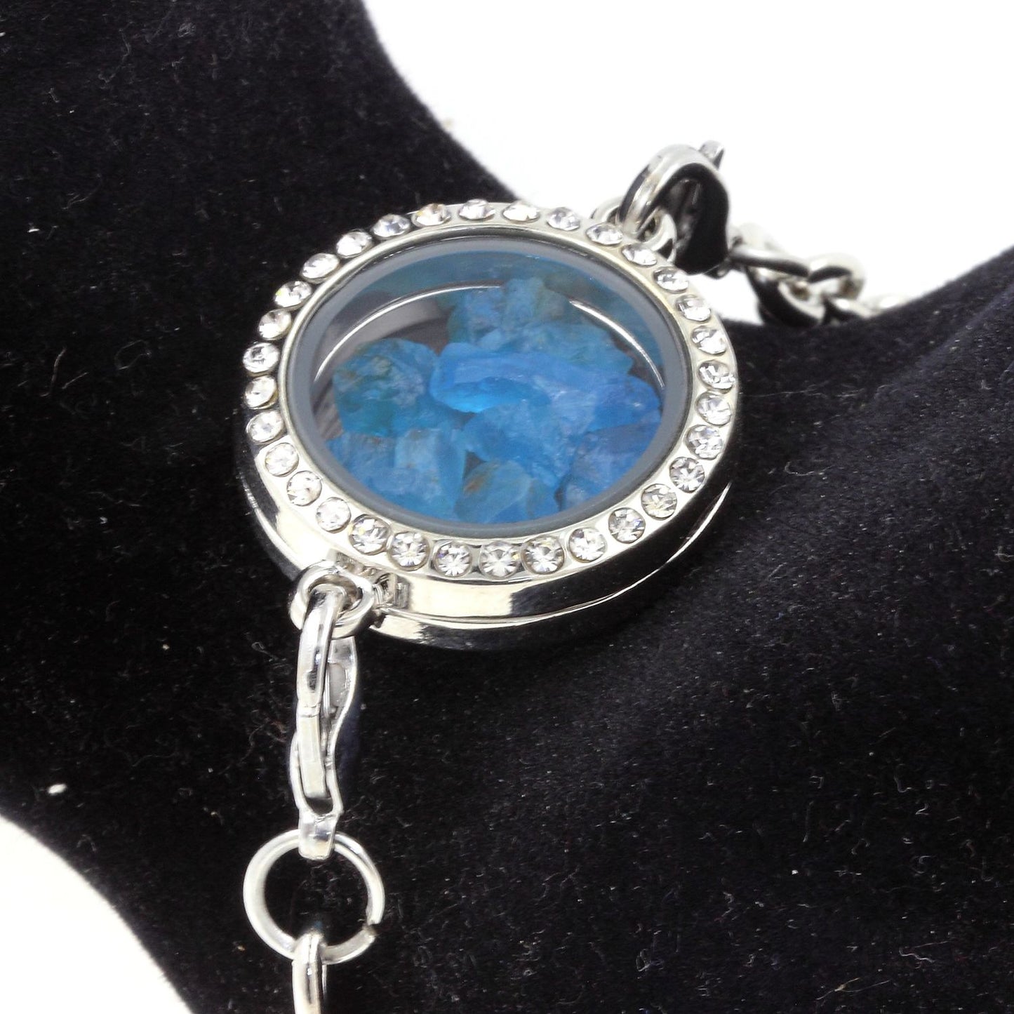 Bracelet Apatite bleu neon brut modèle medaillon 25 mm