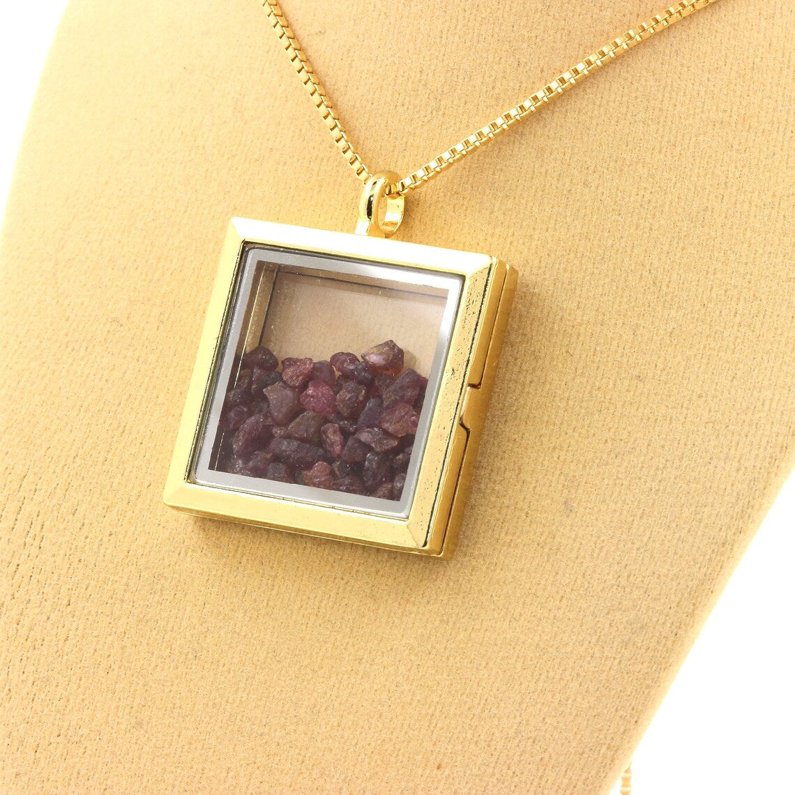 Collier Rubis naturels modèle carré