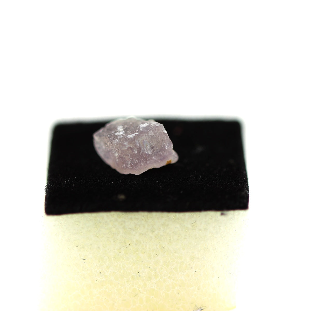 Fluorite. 2.2 carats. Birmanie