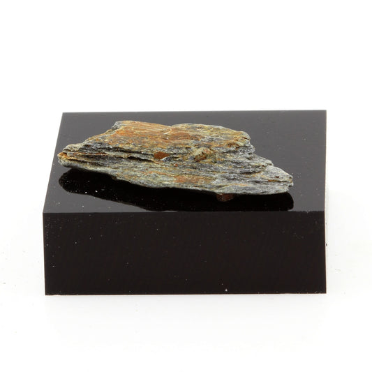 Chromite + Pyrite. 7.8 carats. Estrie, Québec, Canada
