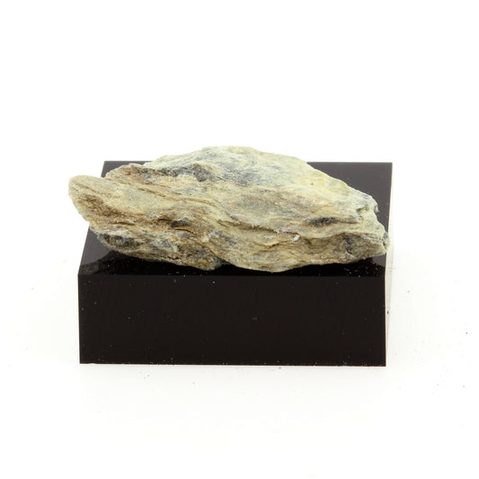 Chromite. 20.8 carats. Estrie, Québec, Canada
