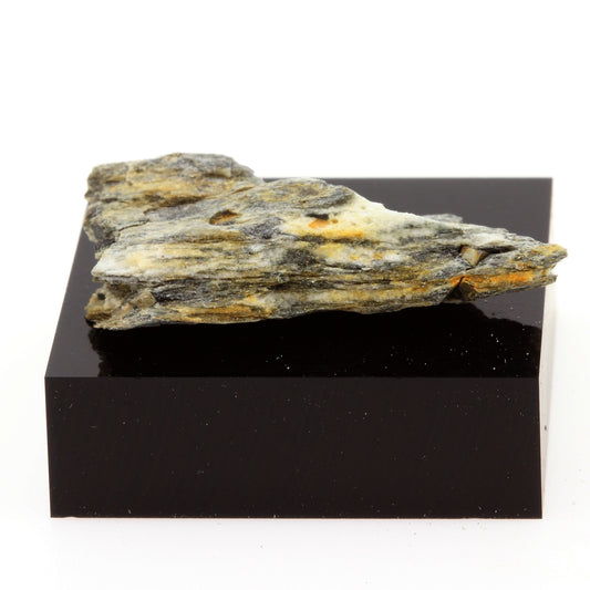 Chromite + Pyrite. 20.5 carats. Estrie, Québec, Canada