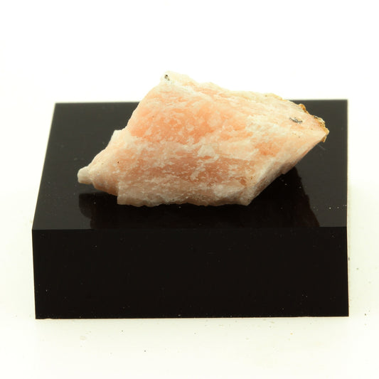 Calcite. 19.6 carats. Grenville, Québec, Canada