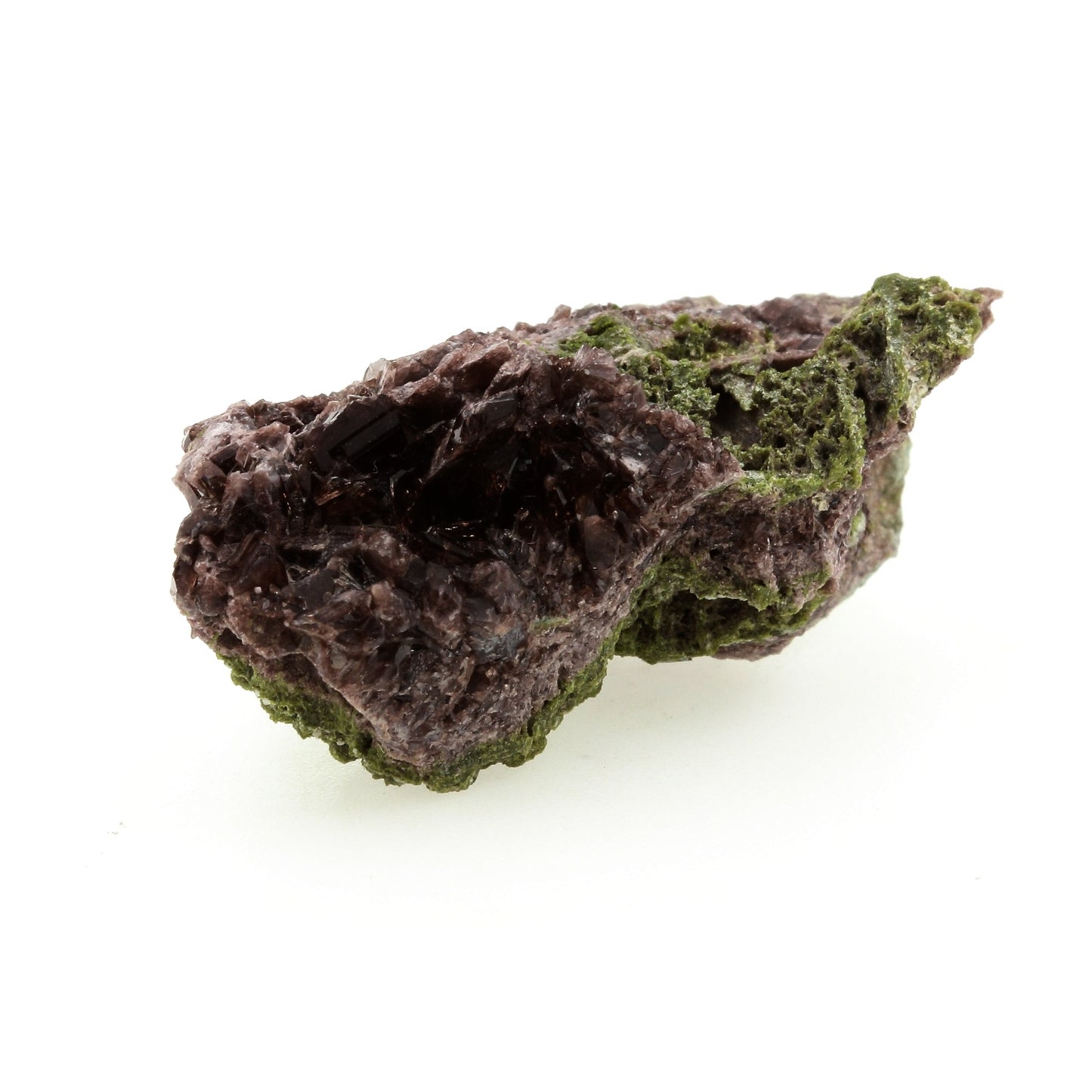 Axinite. 136.2 carats. La Morte, Massif du Taillefer, Oisans, Isère, France