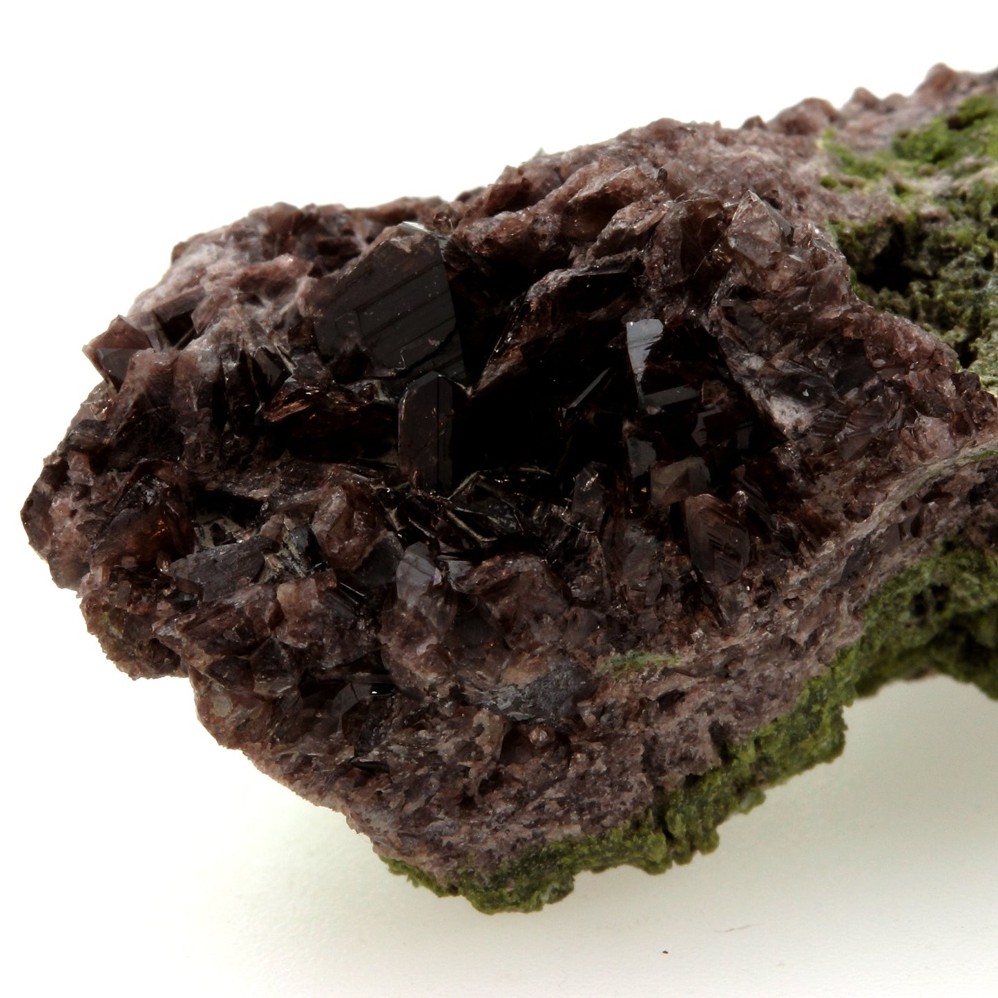 Axinite. 136.2 carats. La Morte, Massif du Taillefer, Oisans, Isère, France