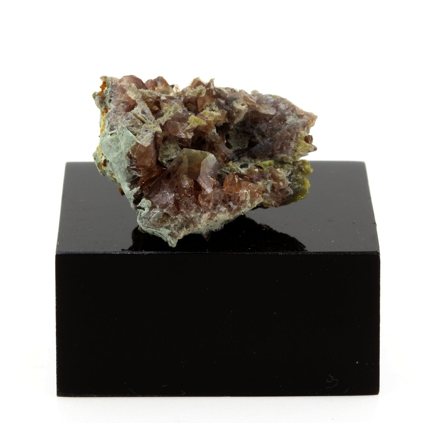 Axinite. 53.9 carats. La Balme d'Auris, Bourg d'Oisans, Isère, France