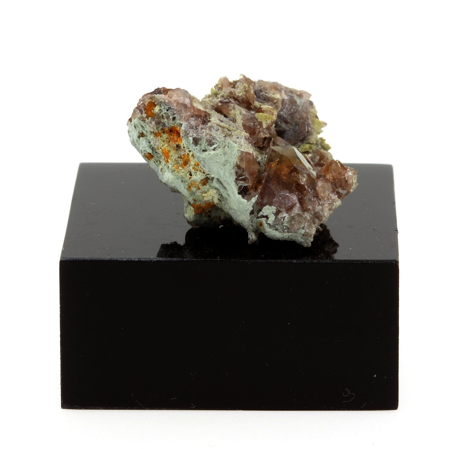 Axinite. 53.9 carats. La Balme d'Auris, Bourg d'Oisans, Isère, France