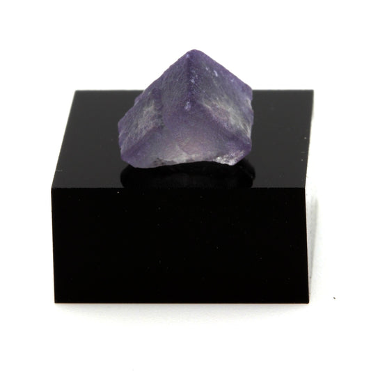 Fluorite violette. 5.07 carats. Massif du Mont-Blanc, France