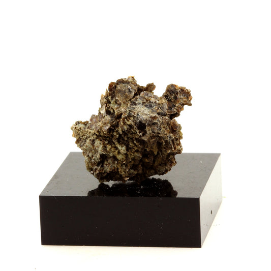 Clintonite. 18.8 carats. Grenville, Québec, Canada