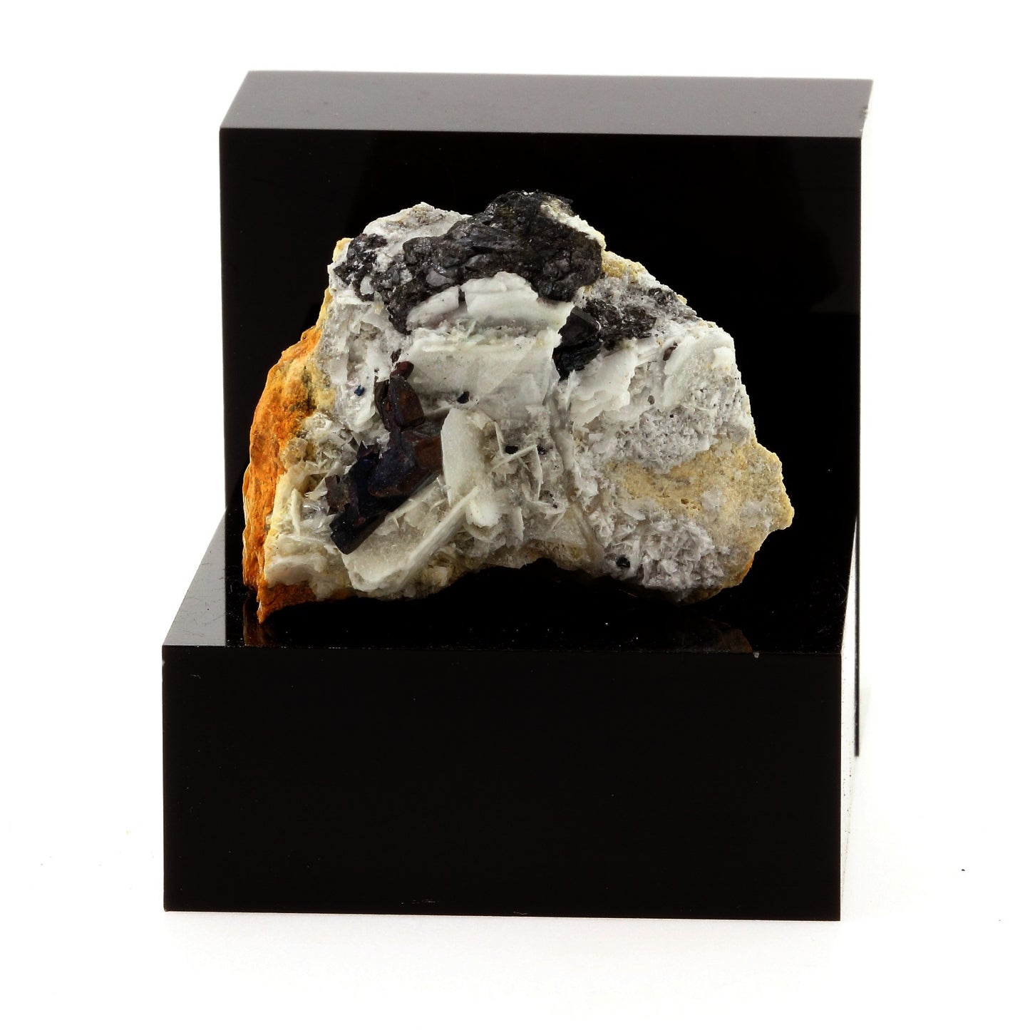 Bournonite, Baryte, Siderite, Quartz. 183.2 carats. Mésage Mine, Vizille, France