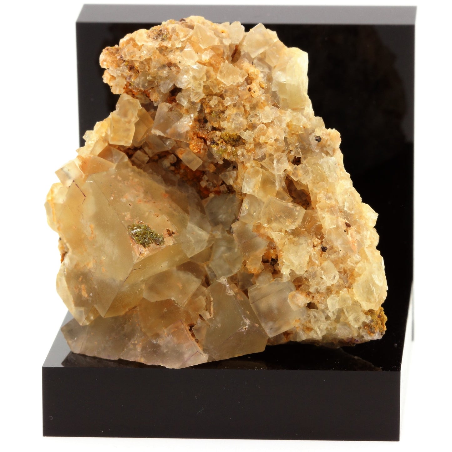 Fluorite incolore, Pyromorphite, Mimetite. 394.1 carats. Lantignié, Rhône, France