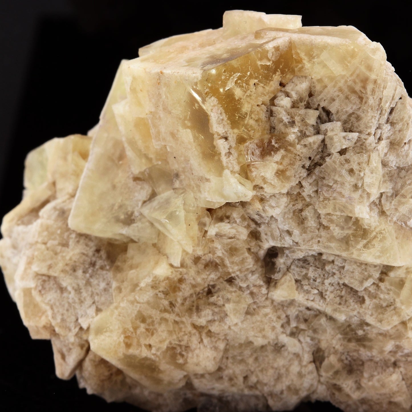 Fluorite. 257.8 carats. Le Piboule, Lozère, Occitanie, France