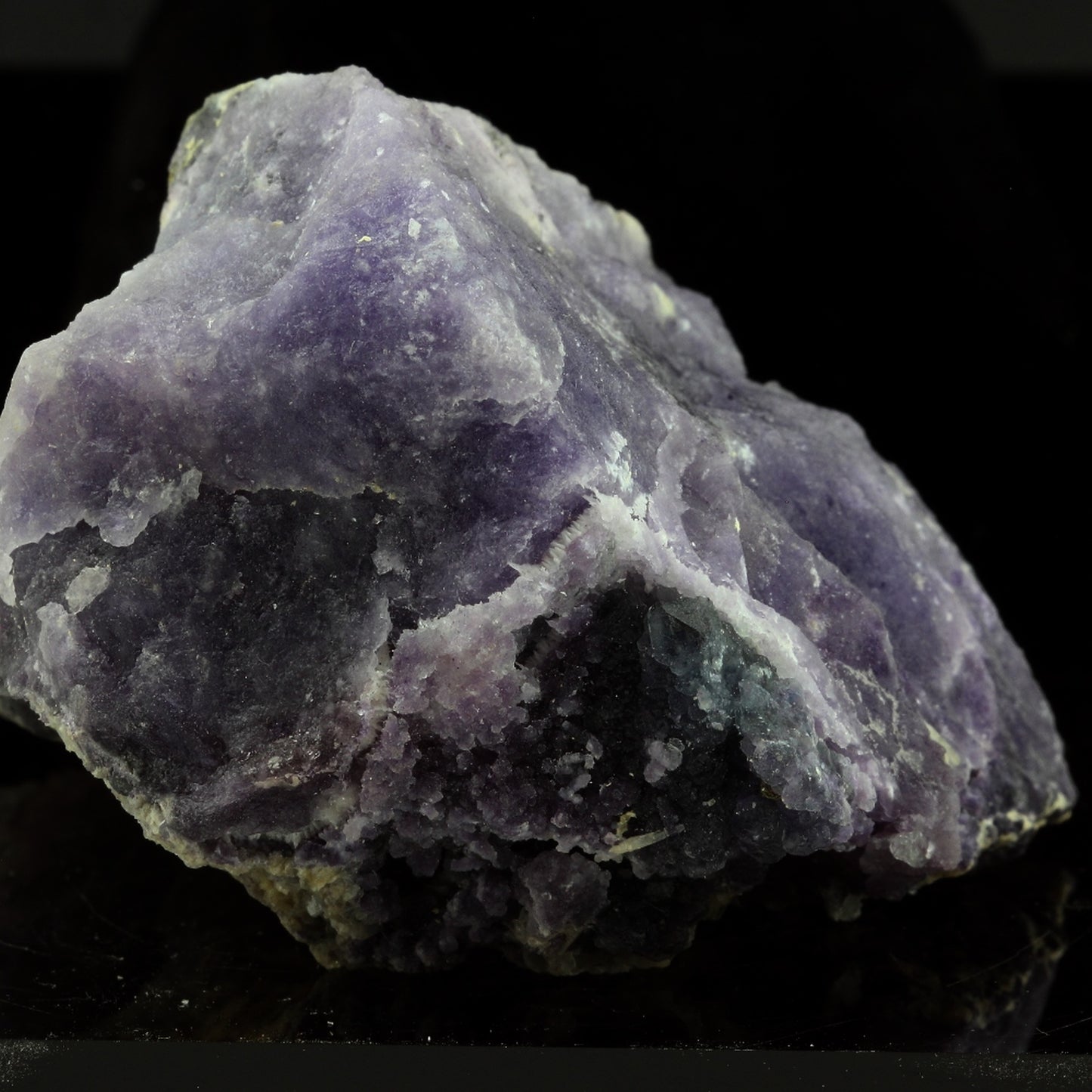 Fluorite violette. 1450.3 carats. Fontsante Mine, Tanneron, Var, France