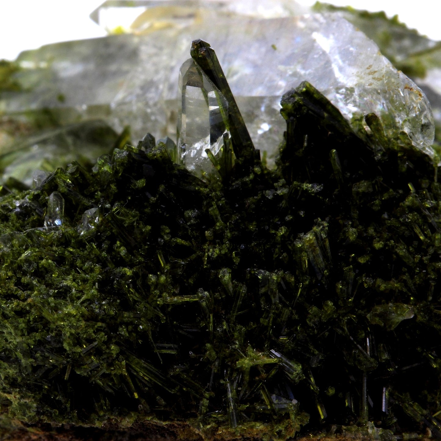 Epidote + Quartz. 450.9 carats. Cornillon, Bourg d'Oisans, Isère, France