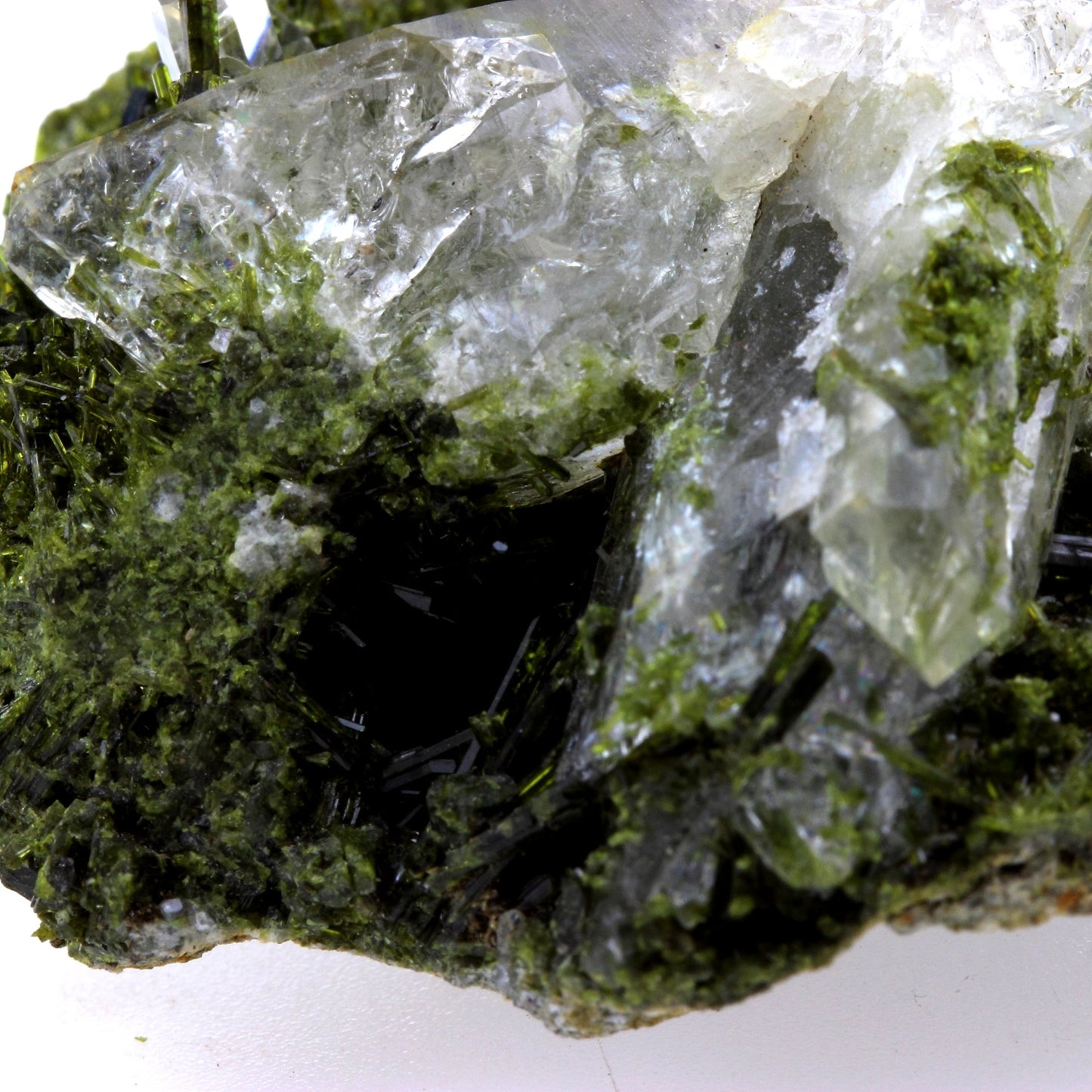 Epidote + Quartz. 450.9 carats. Cornillon, Bourg d'Oisans, Isère, France