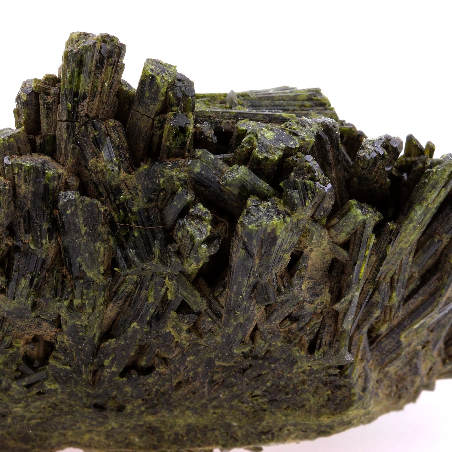 Epidote. 1045.2 carats. Cornillon, Bourg d'Oisans, Isère, France