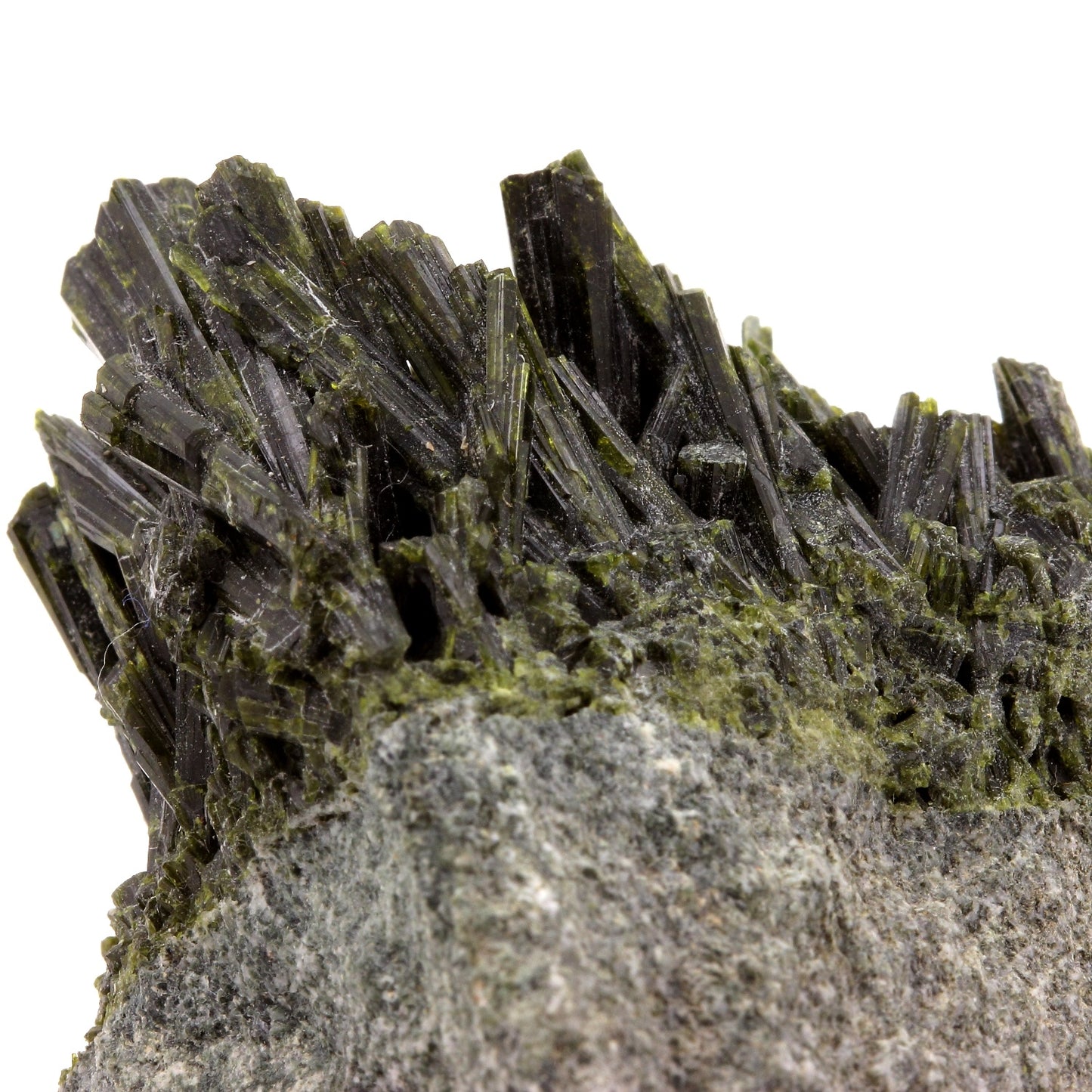 Epidote. 324.4 carats. Cornillon, Bourg d'Oisans, Isère, France