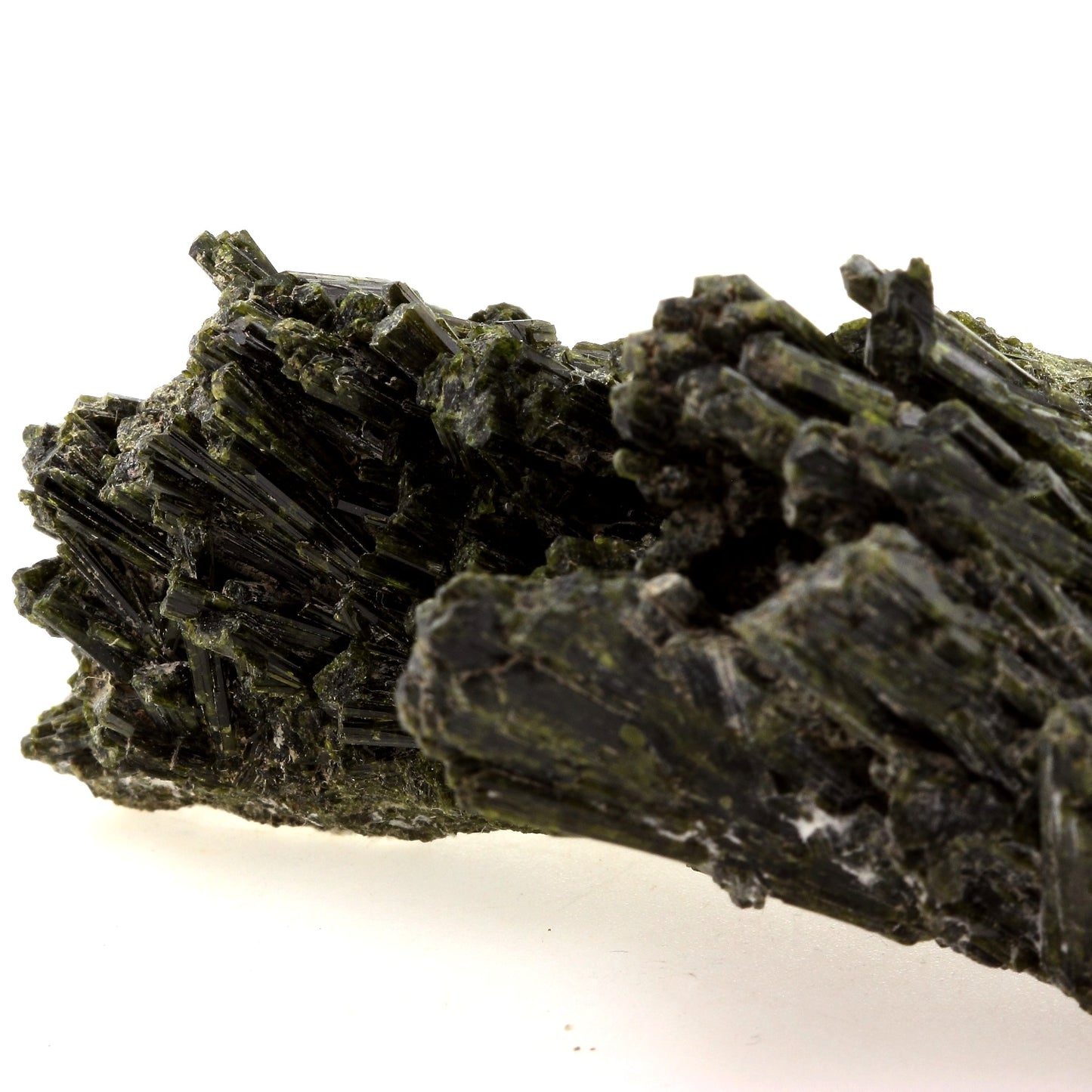 Epidote. 1045.4 carats. Cornillon, Bourg d'Oisans, Isère, France