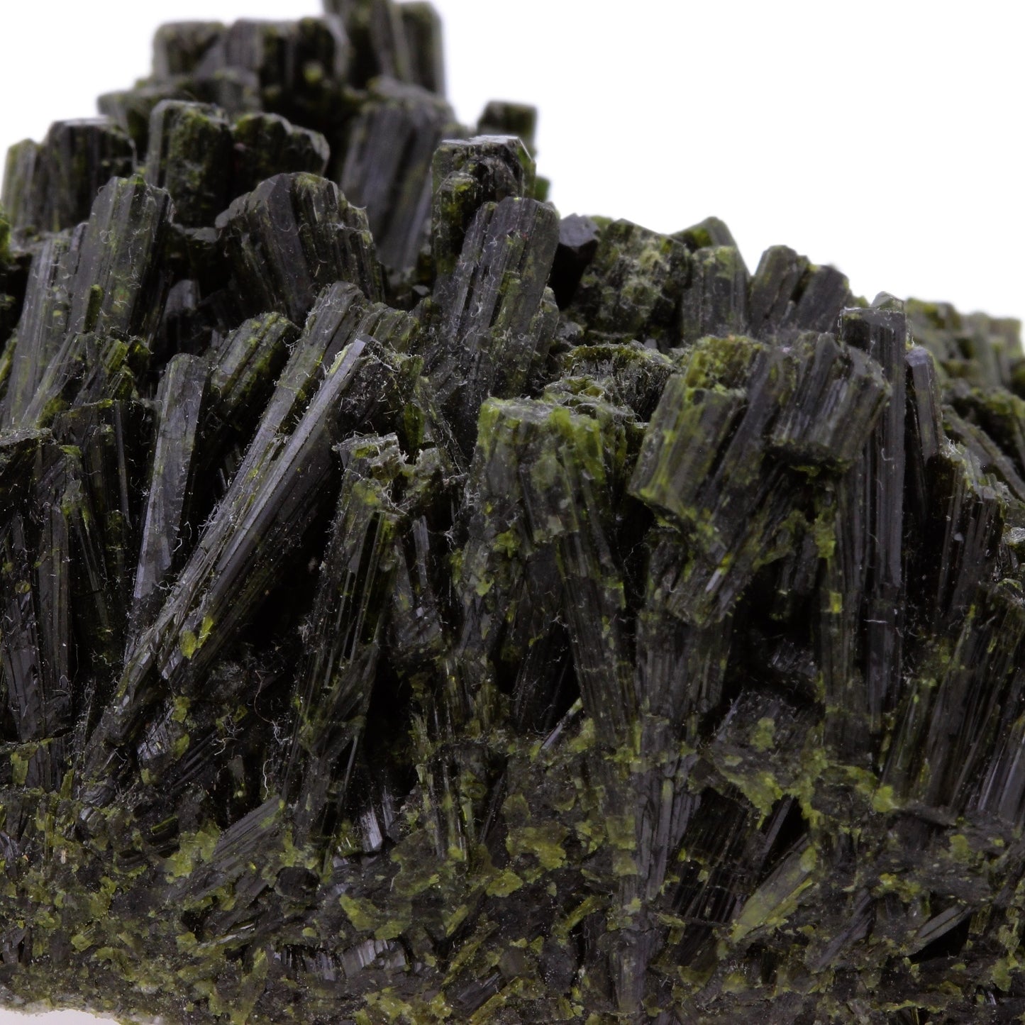 Epidote. 1445.2 carats. Cornillon, Bourg d'Oisans, Isère, France