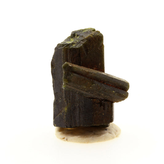 Epidote. 14.01 carats. Miarirano, Vakinankaratra Region, Madagascar