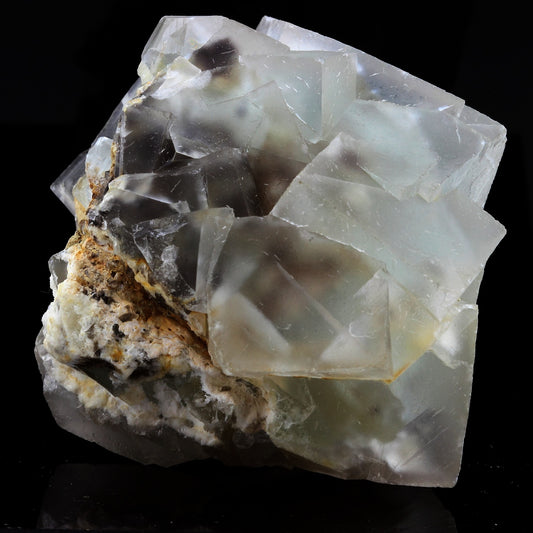 Fluorite. 775.2 carats. Xianghuapu Mine, Chenzhou Prefecture, Hunan Province, Chine