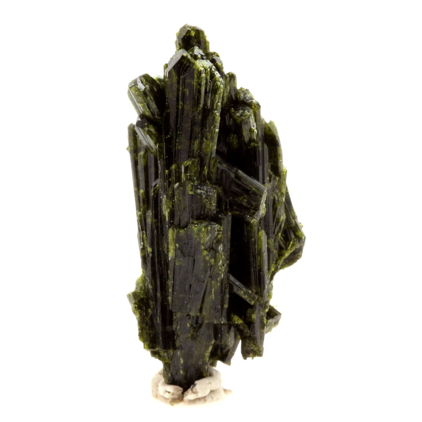 Epidote. 58.70 carats. Cornillon, Bourg d'Oisans, Isère, France