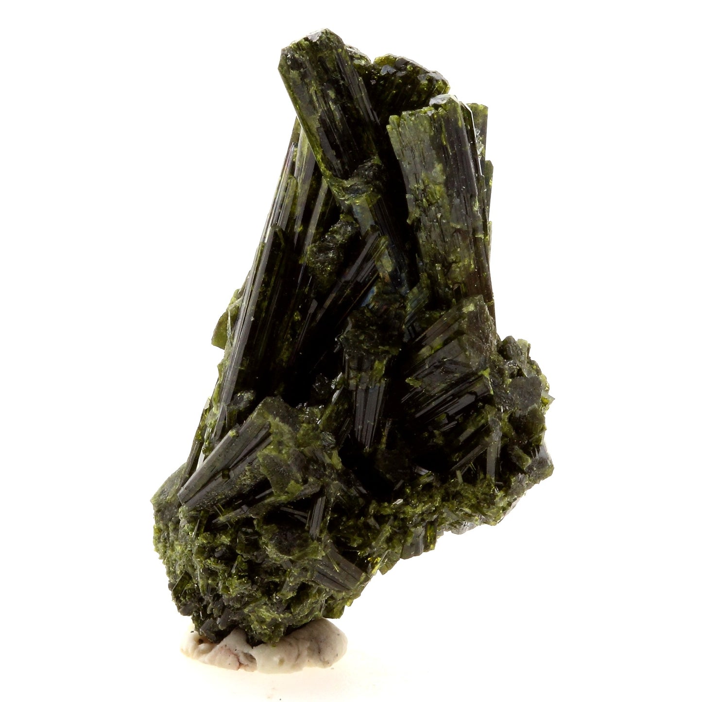 Epidote. 57.37 carats. Cornillon, Bourg d'Oisans, Isère, France