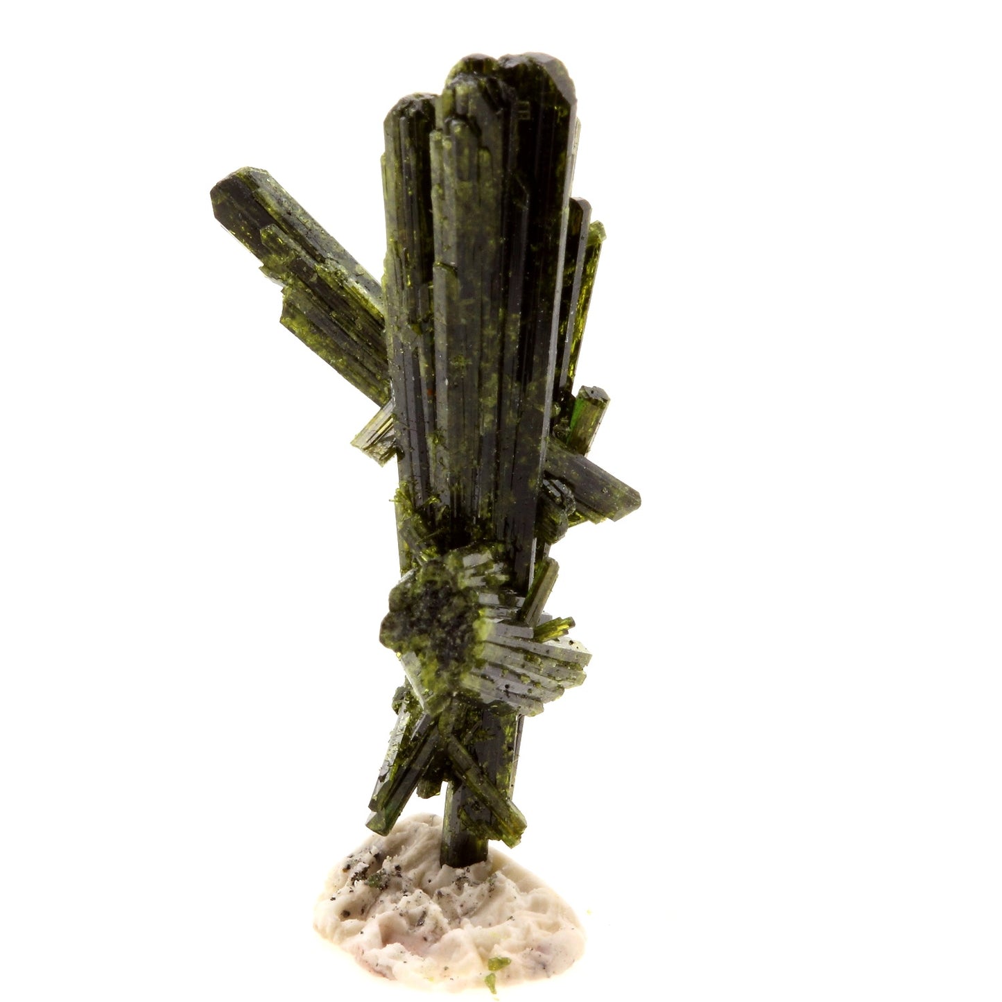 Epidote. 9.73 carats. Cornillon, Bourg d'Oisans, Isère, France