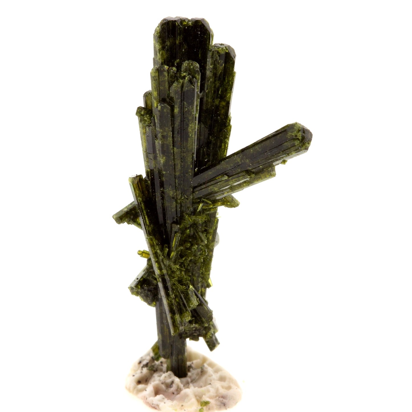 Epidote. 9.73 carats. Cornillon, Bourg d'Oisans, Isère, France