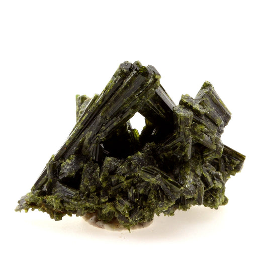 Epidote. 47.01 carats. Cornillon, Bourg d'Oisans, Isère, France