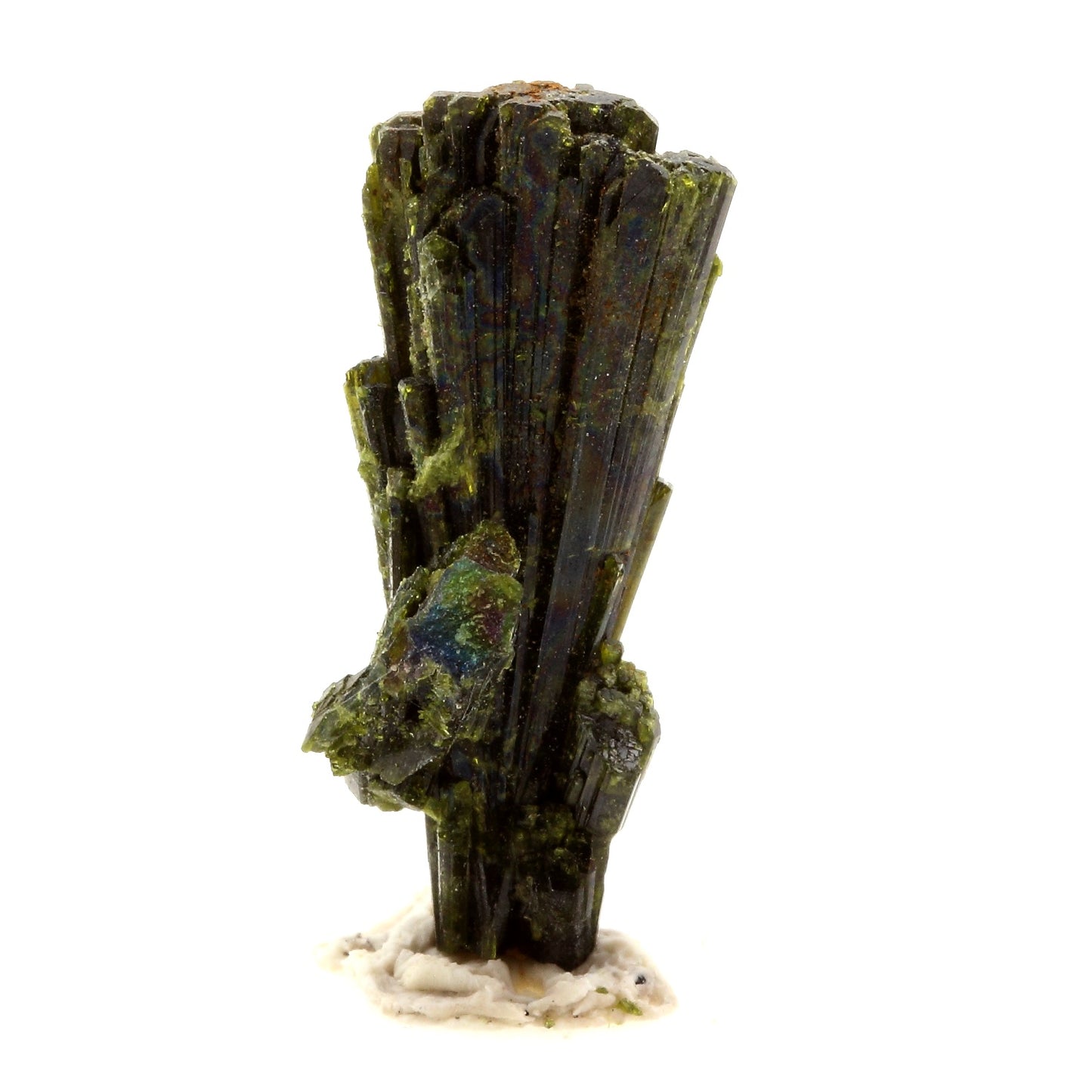 Epidote. 21.71 carats. Cornillon, Bourg d'Oisans, Isère, France