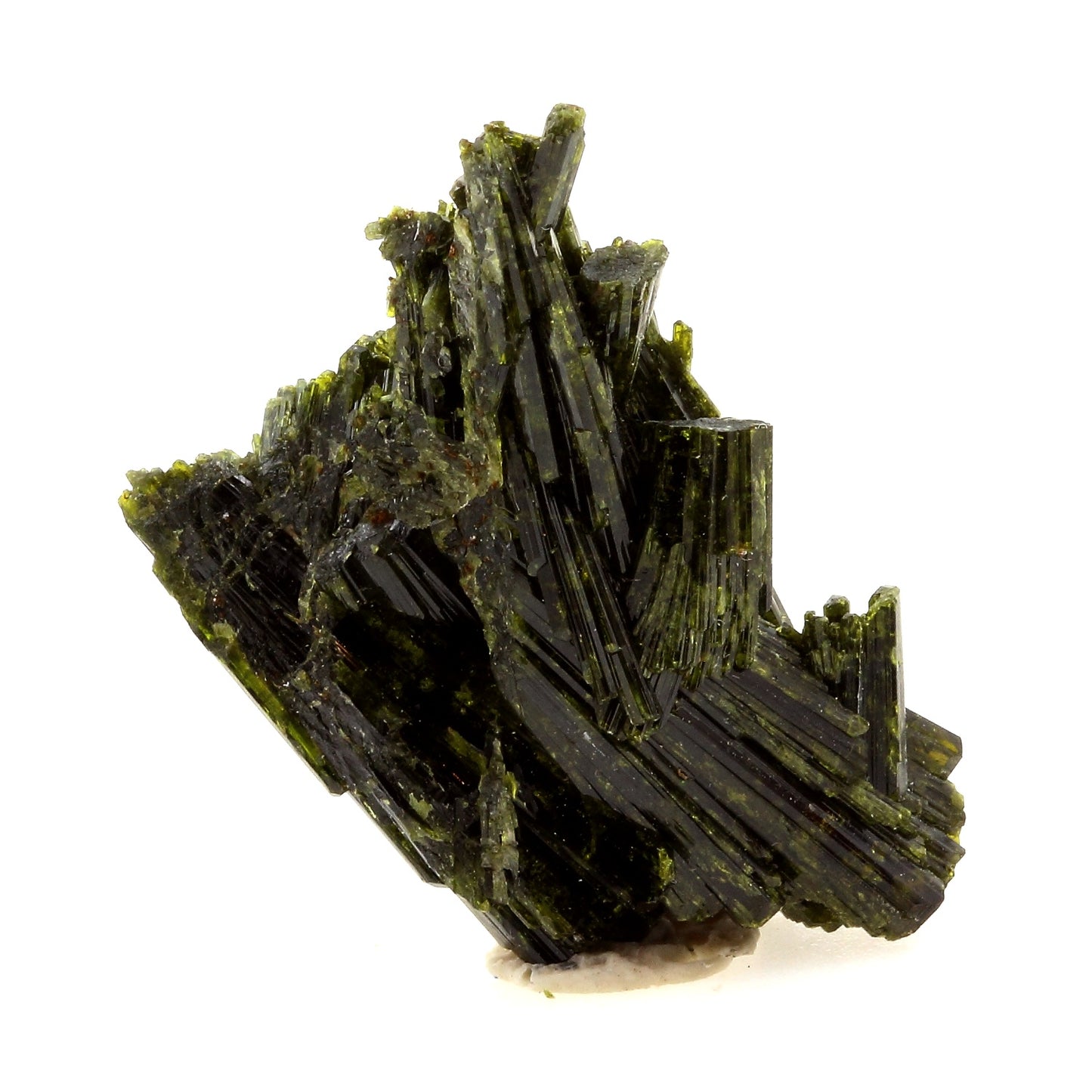 Epidote. 34.76 carats. Cornillon, Bourg d'Oisans, Isère, France