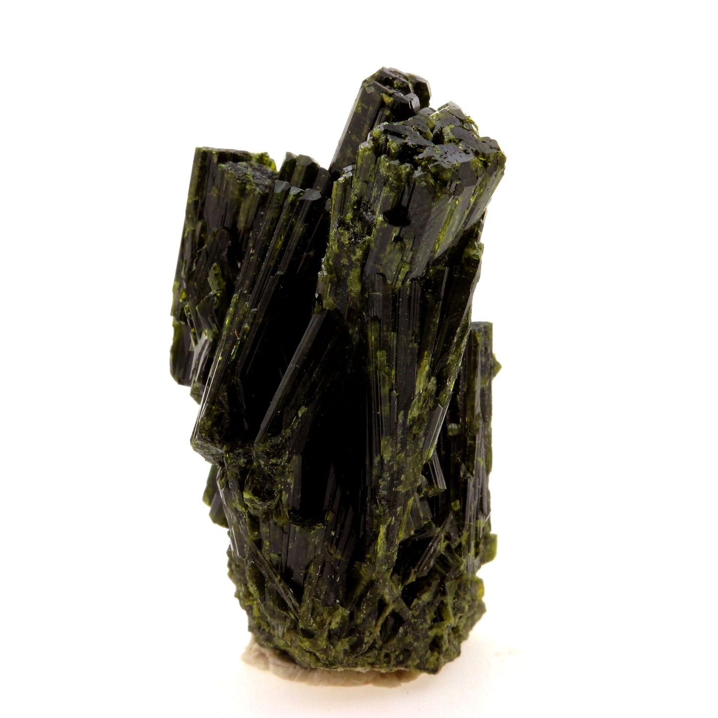 Epidote. 61.05 carats. Cornillon, Bourg d'Oisans, Isère, France