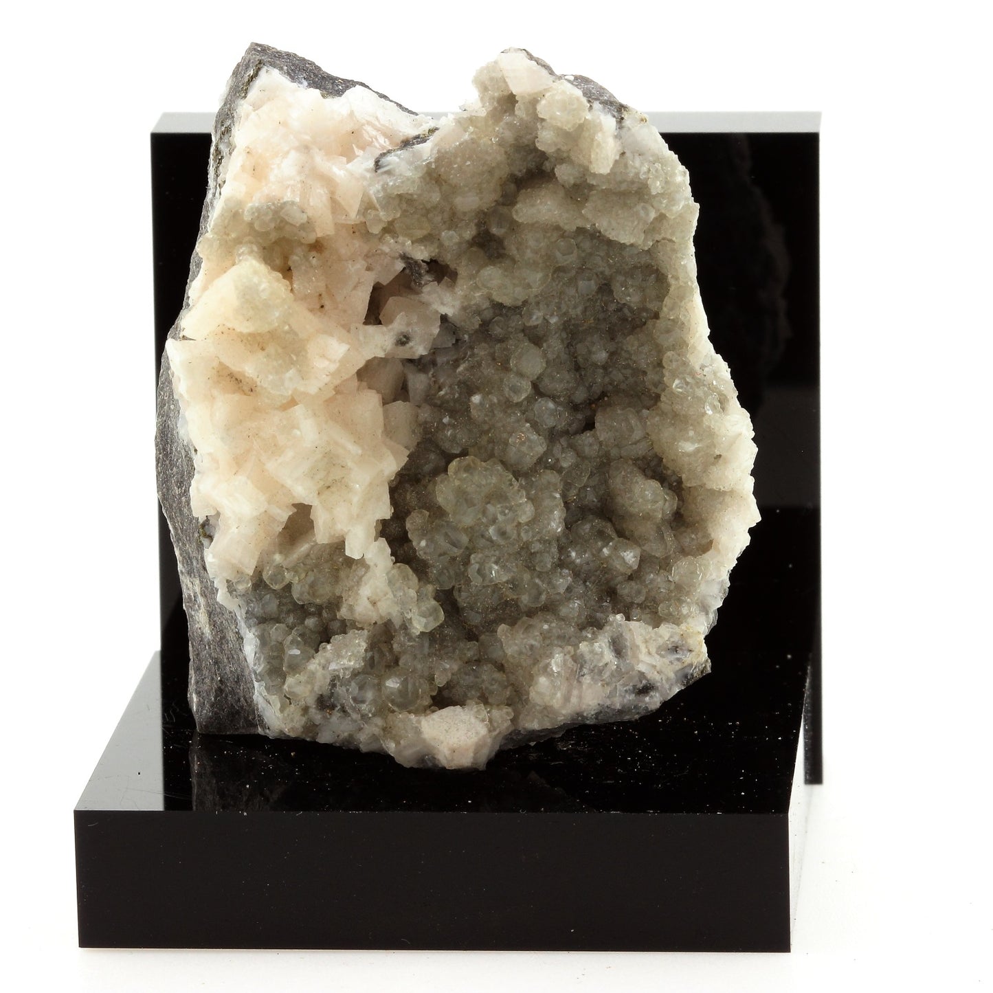 Dolomie (Dolomite) et Calcite. 445.4 carats. Anduze, Gard, France