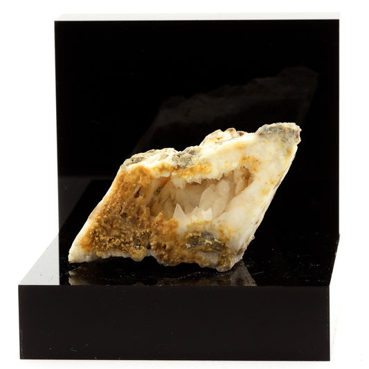 Calcite. 425.4 carats. Col de la Chaudière, Drôme, France