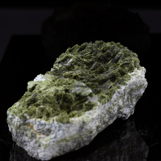 Epidote + Quartz. 350.2 carats. Cornillon, Bourg d'Oisans, Isère, France