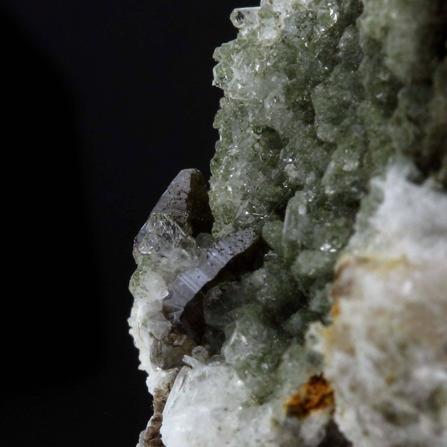 Anatase. 52.84 carats. Clavans, Bourg d'Oisans, France