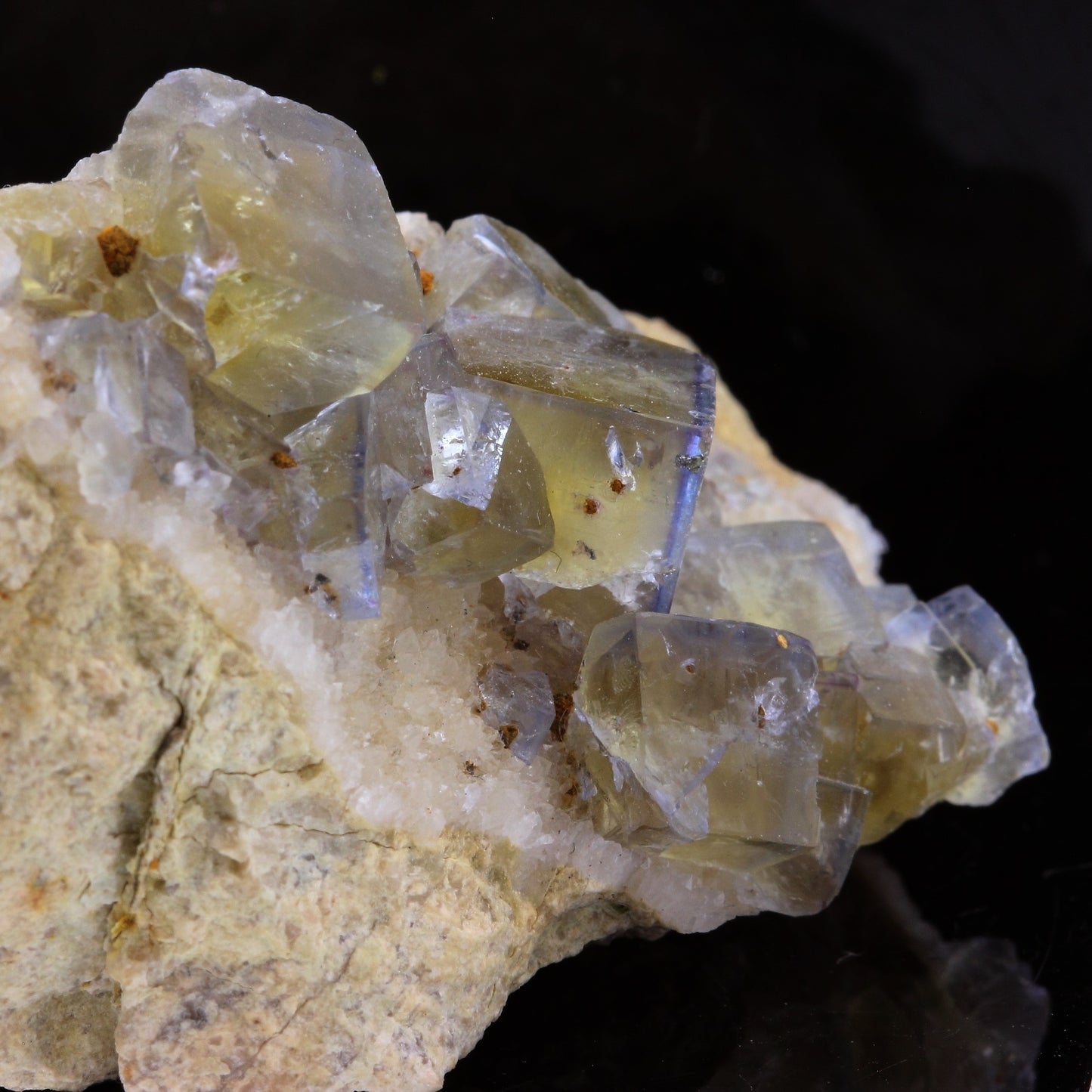 Fluorite. 385.1 carats. Valzergues, Aveyron, Occitanie, France