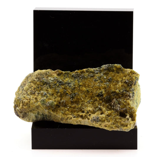 Epidote. 419.1 carats. Susa Valley, Torino Province, Piedmont, Italie