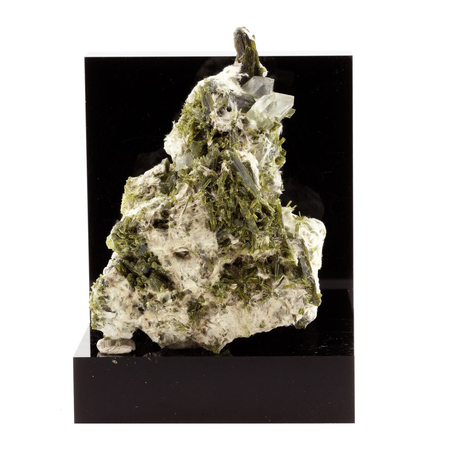 Epidote, Quartz, Byssolite. 885.2 carats. Chamrousse, Vizille, Isère, France