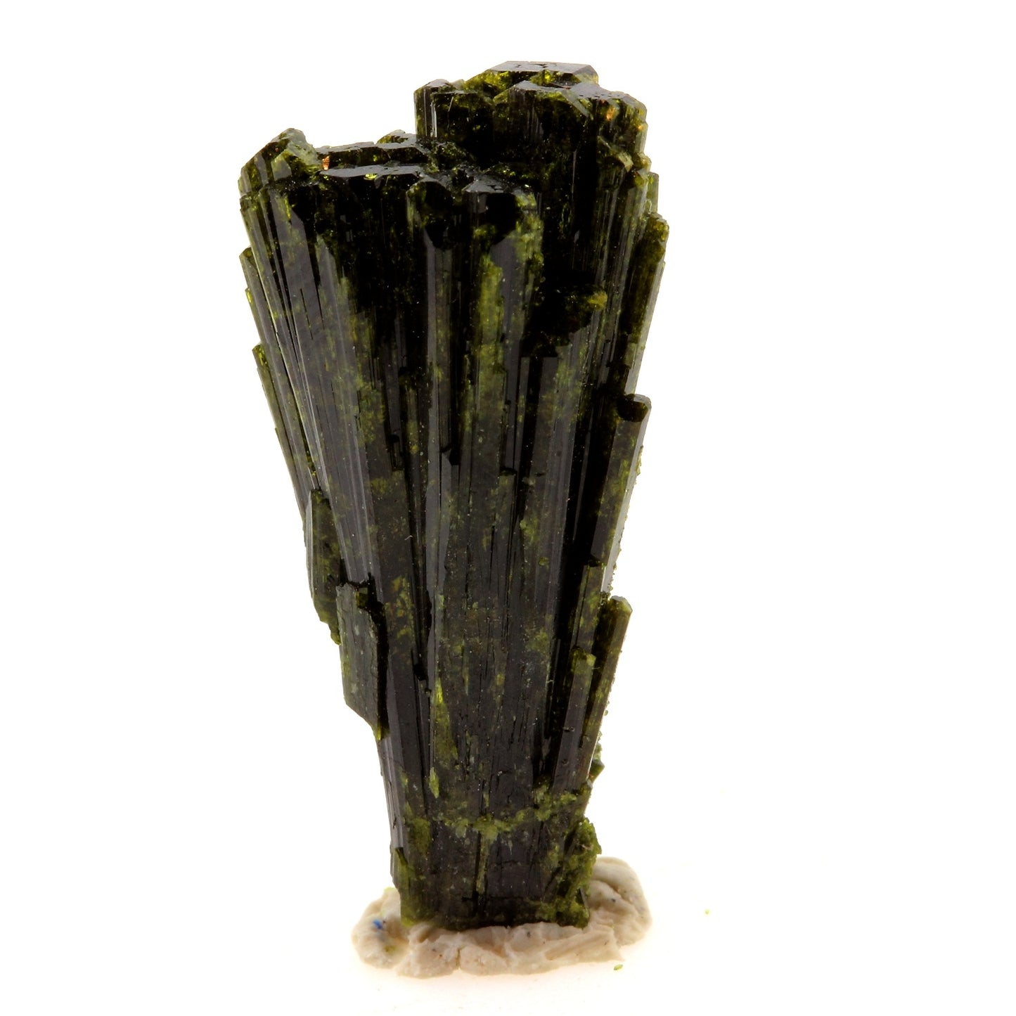 Epidote. 23.82 carats. Cornillon, Bourg d'Oisans, Isère, France