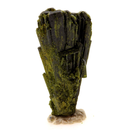 Epidote. 23.82 carats. Cornillon, Bourg d'Oisans, Isère, France