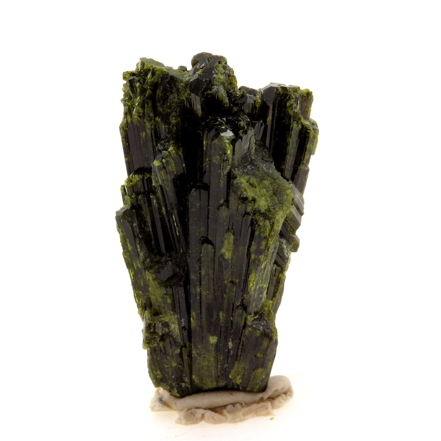 Epidote. 34.47 carats. Cornillon, Bourg d'Oisans, Isère, France