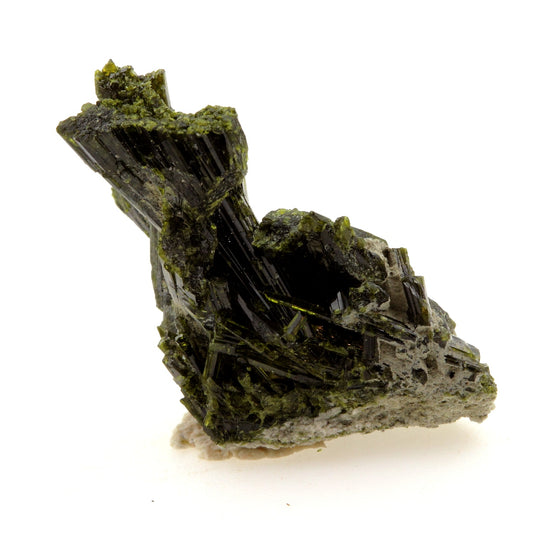 Epidote. 34.44 carats. Cornillon, Bourg d'Oisans, Isère, France