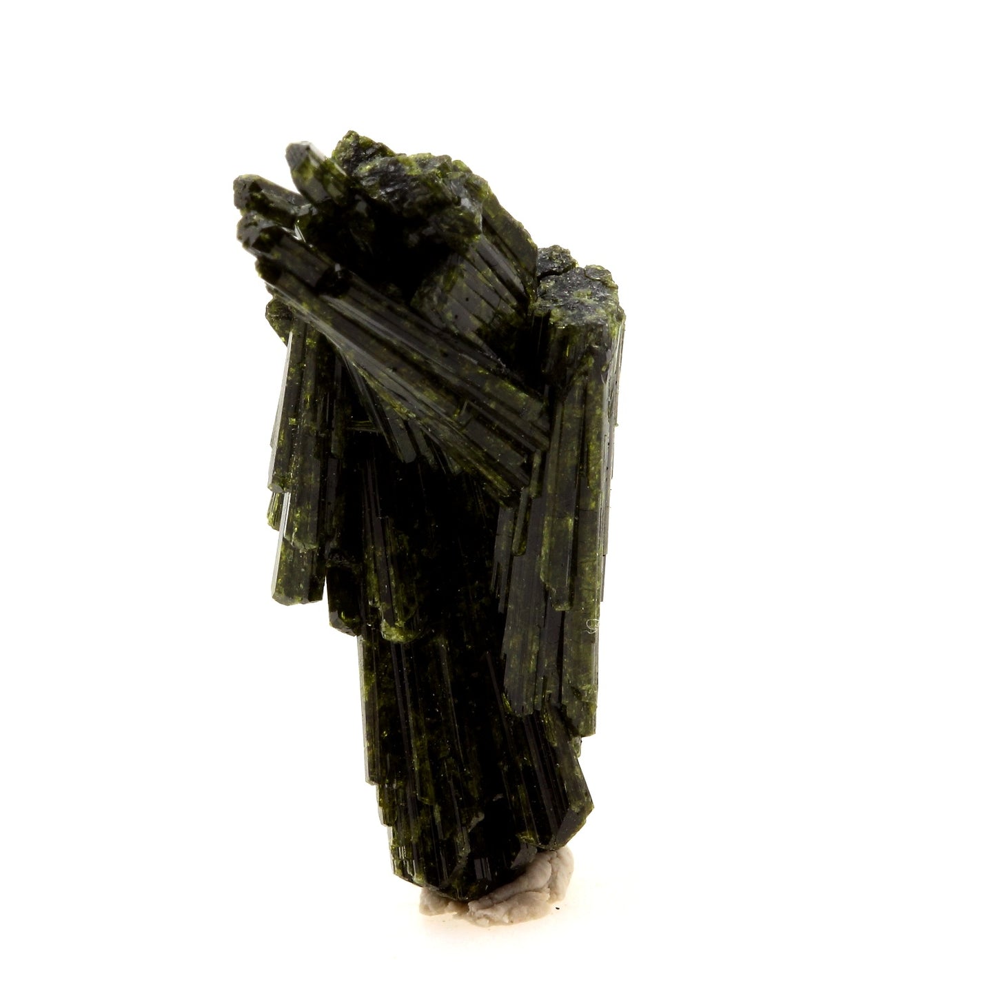 Epidote. 28.80 carats. Cornillon, Bourg d'Oisans, Isère, France