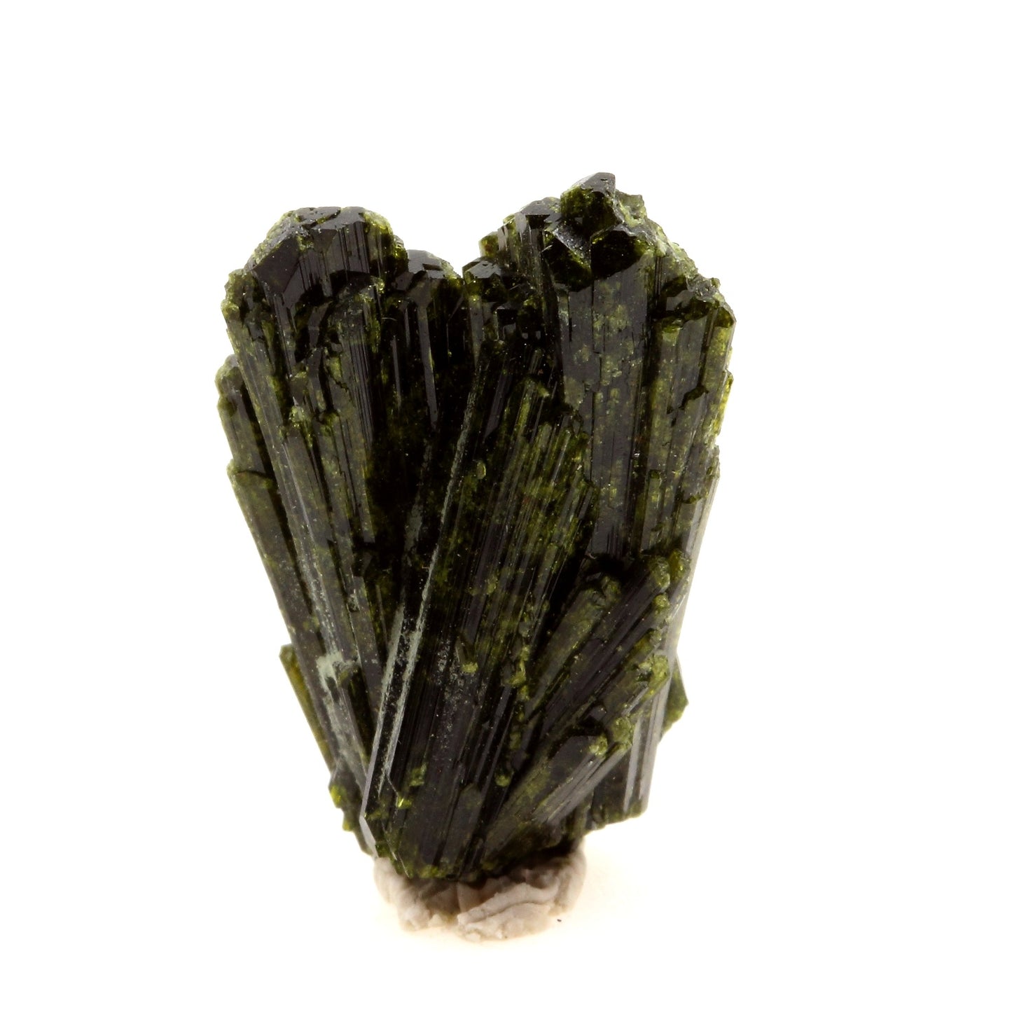 Epidote. 29.36 carats. Cornillon, Bourg d'Oisans, Isère, France