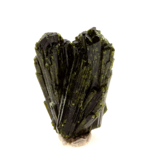 Epidote. 29.36 carats. Cornillon, Bourg d'Oisans, Isère, France